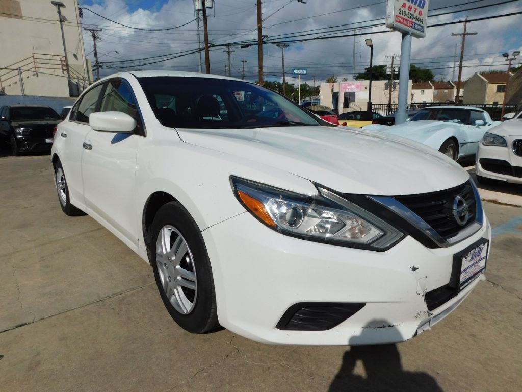 2017 Nissan Altima Image 1