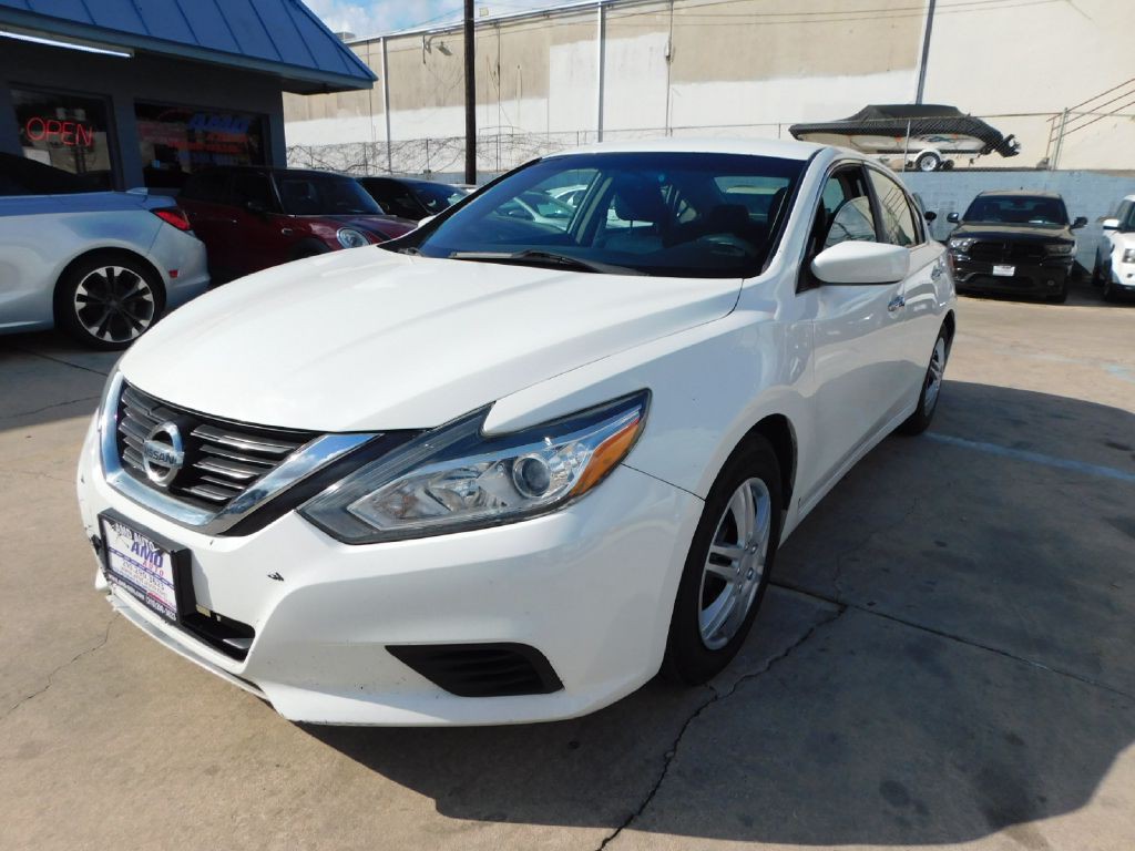 2017 Nissan Altima Image 3