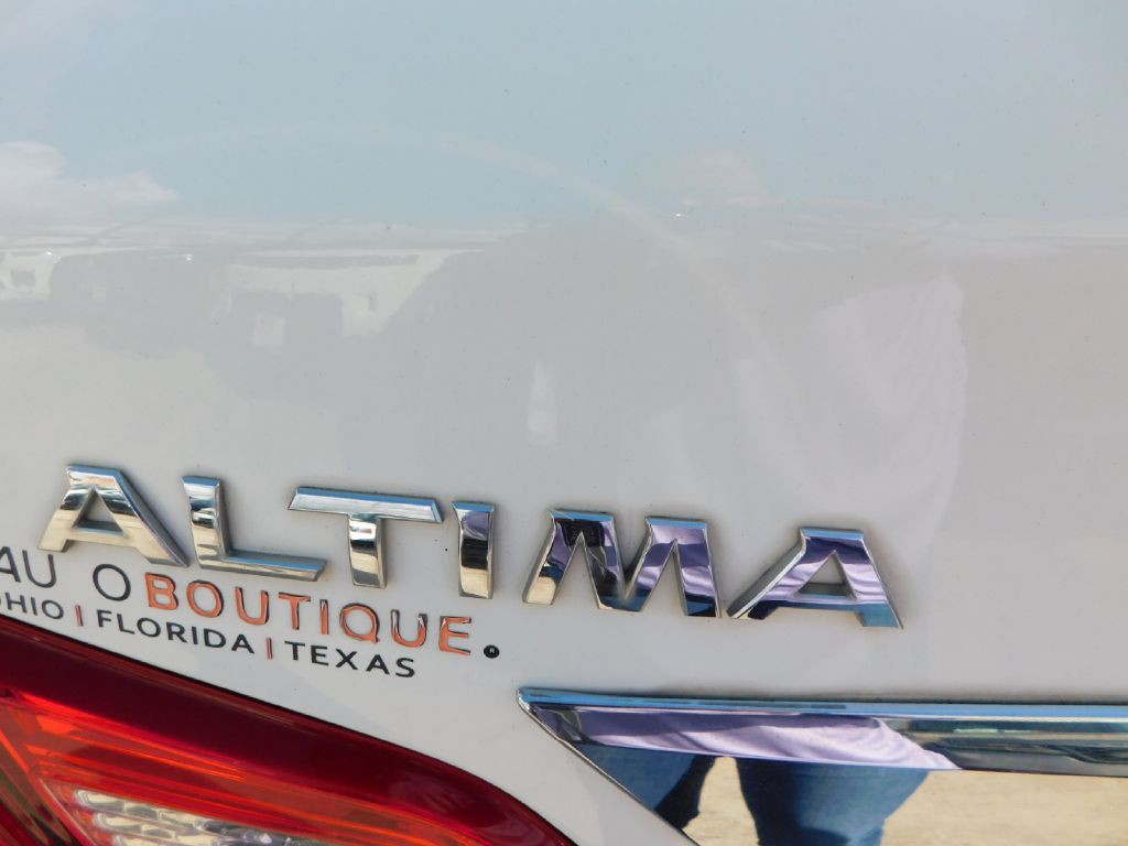 2017 Nissan Altima Image 10