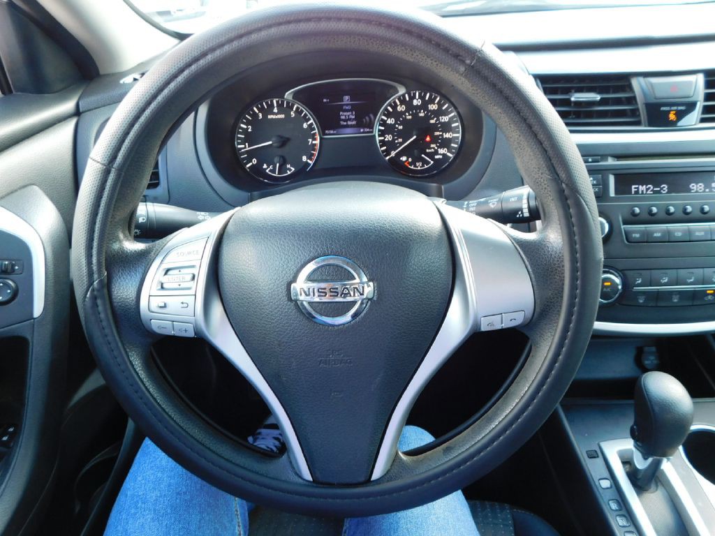 2017 Nissan Altima Image 21