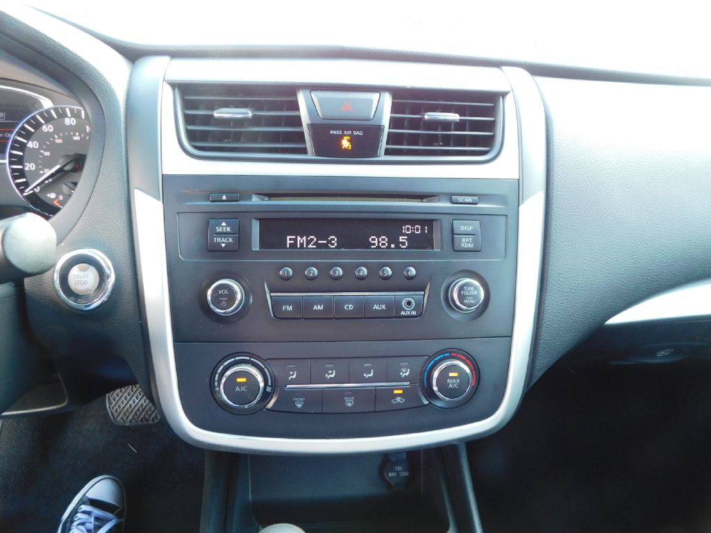 2017 Nissan Altima Image 25