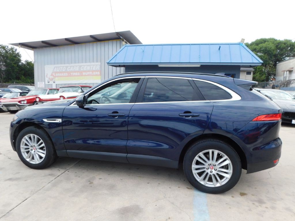 2017 Jaguar F-PACE Image 4