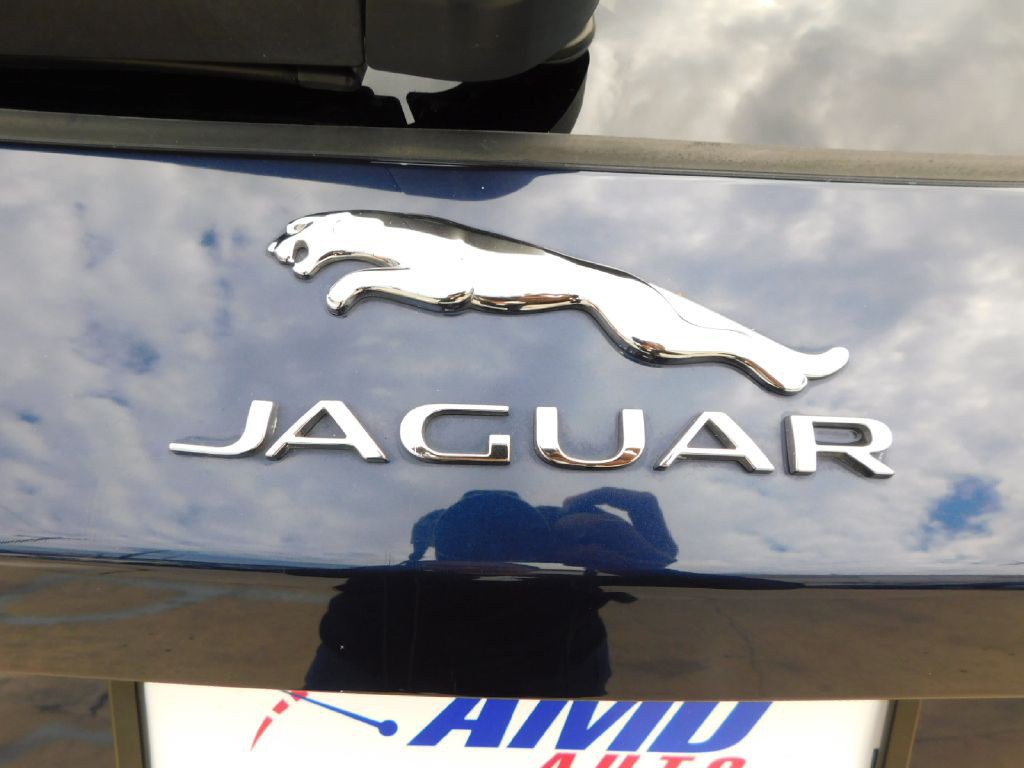 2017 Jaguar F-PACE Image 14