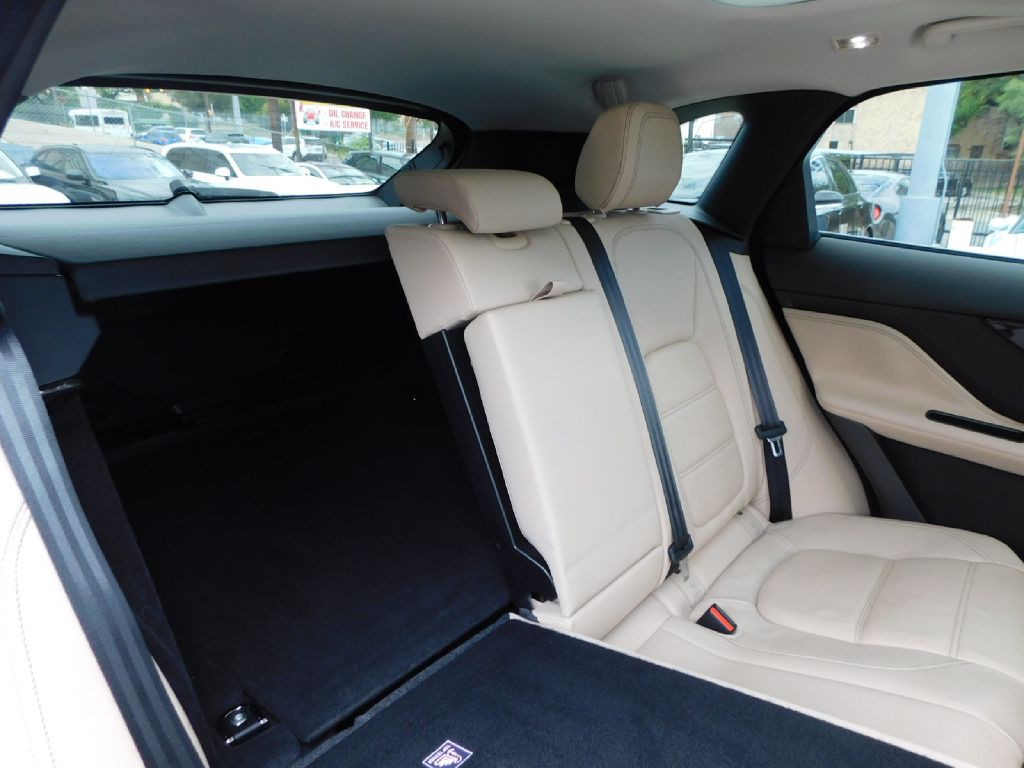 2017 Jaguar F-PACE Image 47