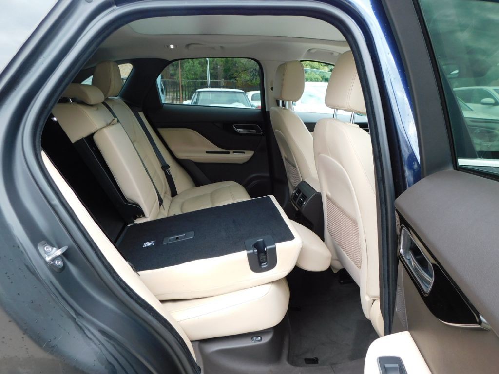 2017 Jaguar F-PACE Image 48