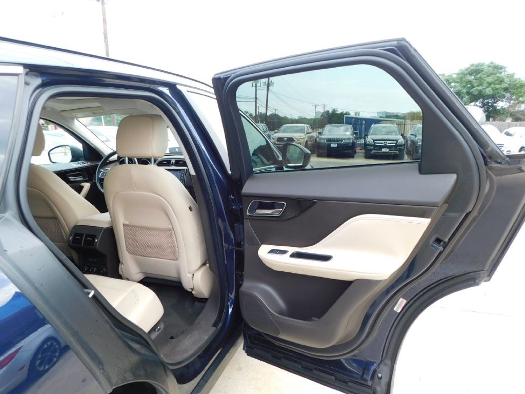 2017 Jaguar F-PACE Image 50