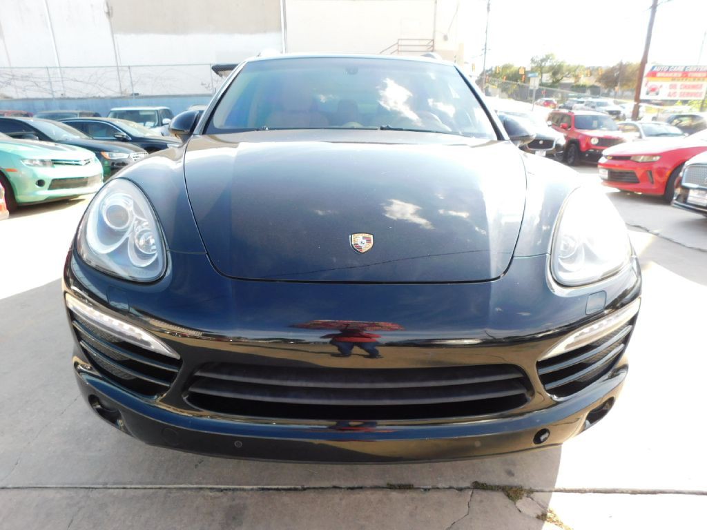 2014 Porsche Cayenne Image 2