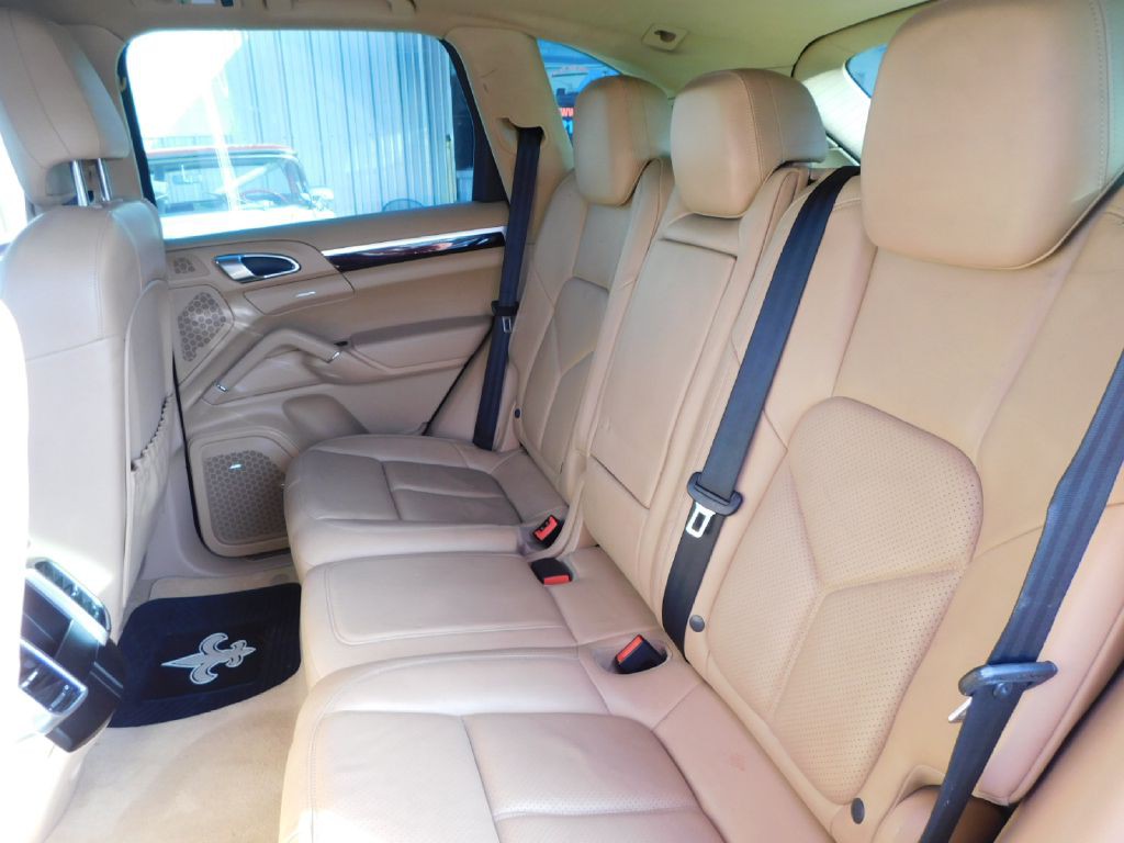 2014 Porsche Cayenne Image 22