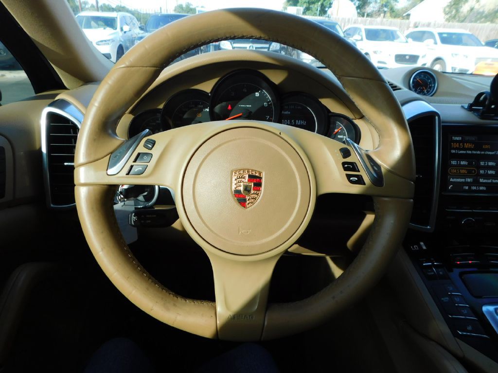 2014 Porsche Cayenne Image 24