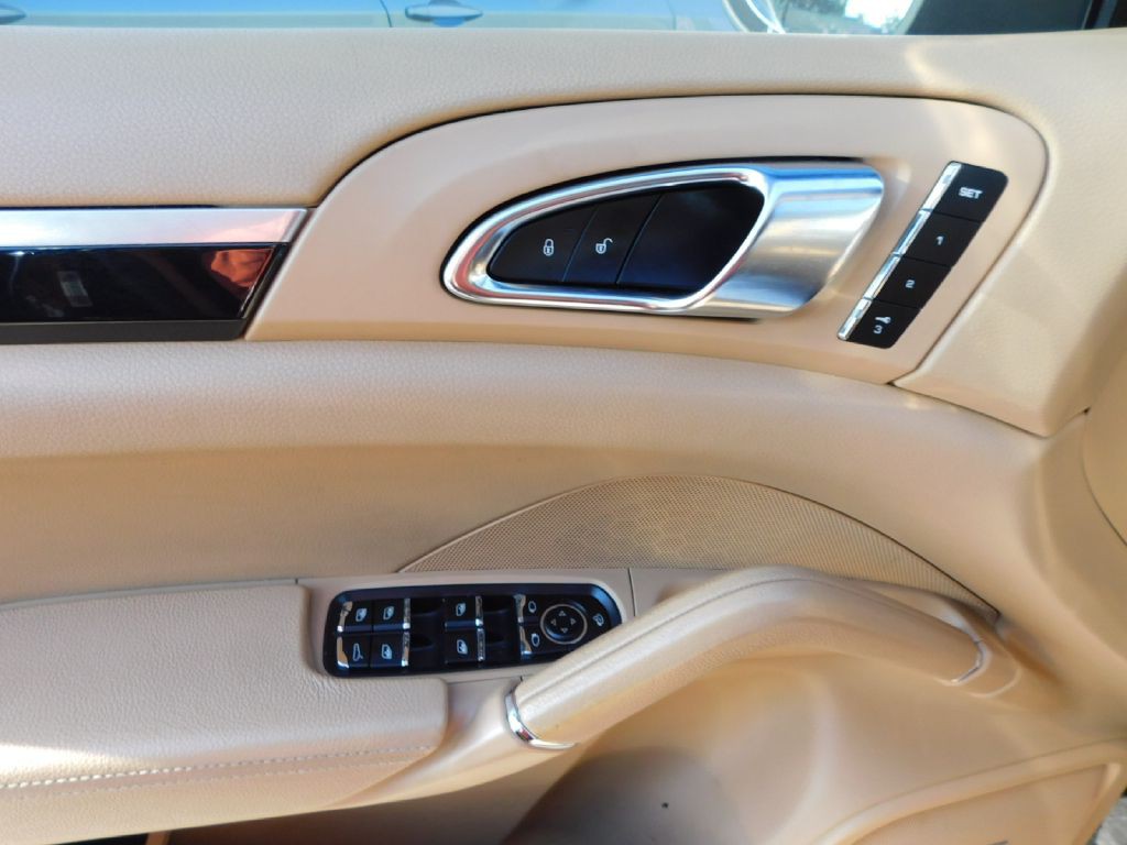 2014 Porsche Cayenne Image 26