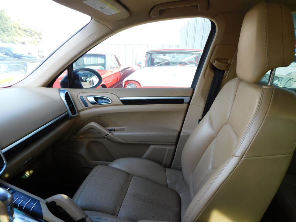 2014 Porsche Cayenne Image 34