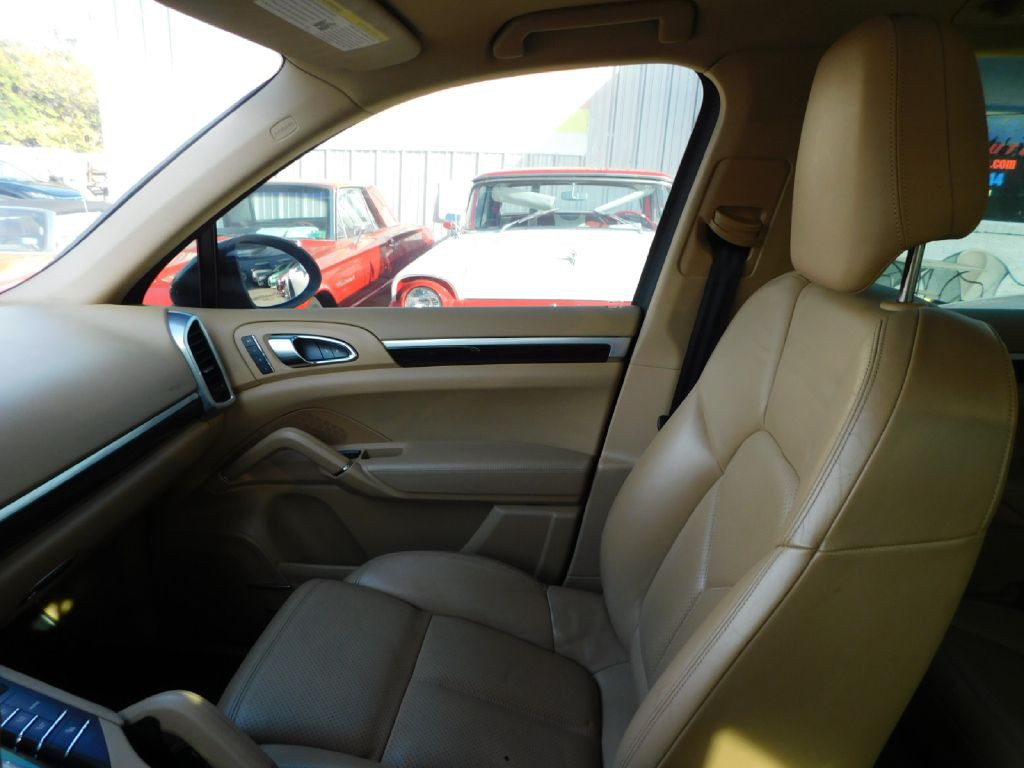 2014 Porsche Cayenne Image 37