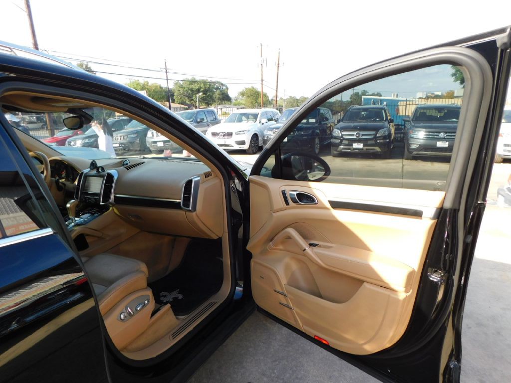 2014 Porsche Cayenne Image 44