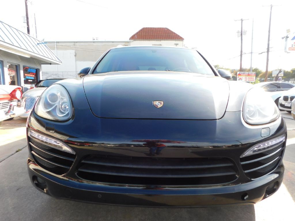 2014 Porsche Cayenne Image 46
