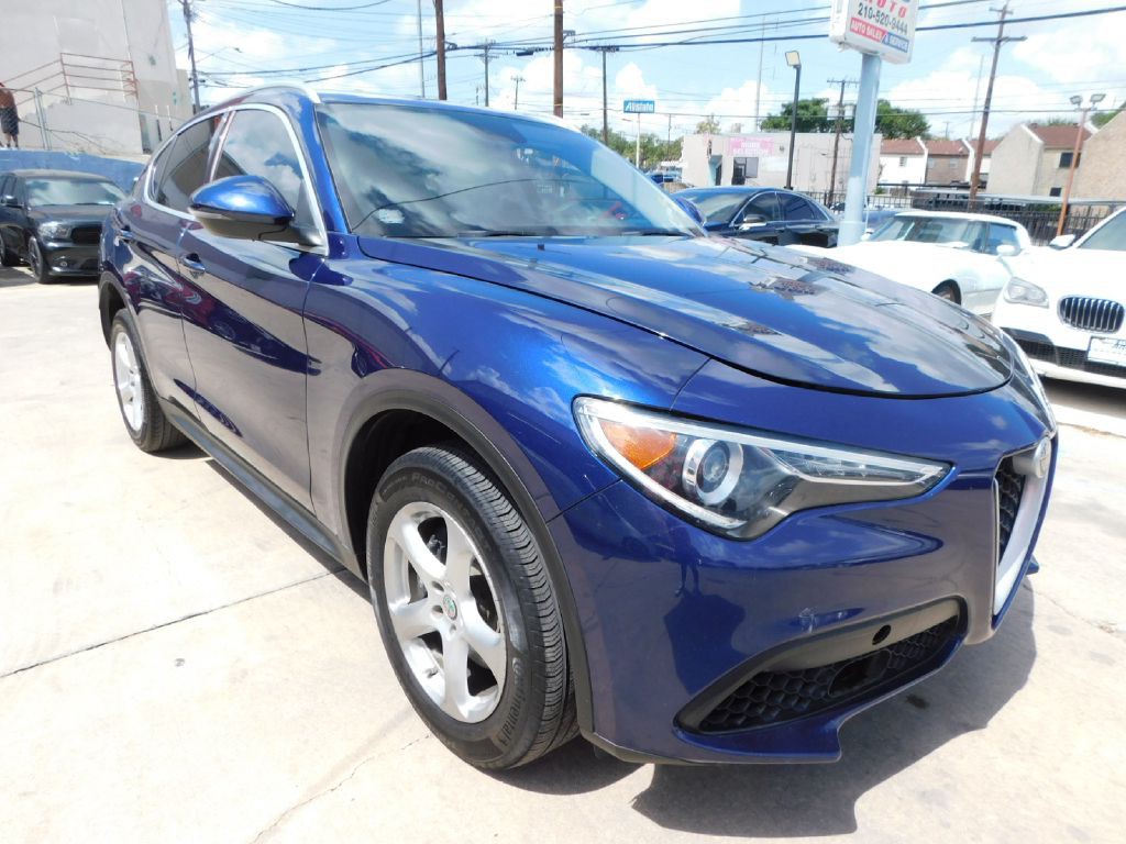 2018 Alfa Romeo Stelvio Image 1