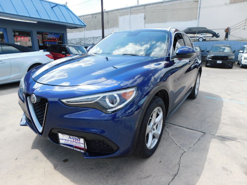 2018 Alfa Romeo Stelvio Image 3