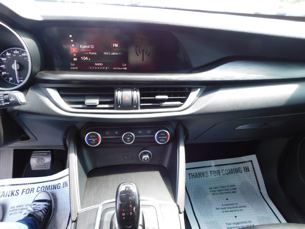 2018 Alfa Romeo Stelvio Image 36