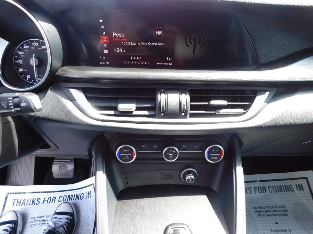 2018 Alfa Romeo Stelvio Image 37