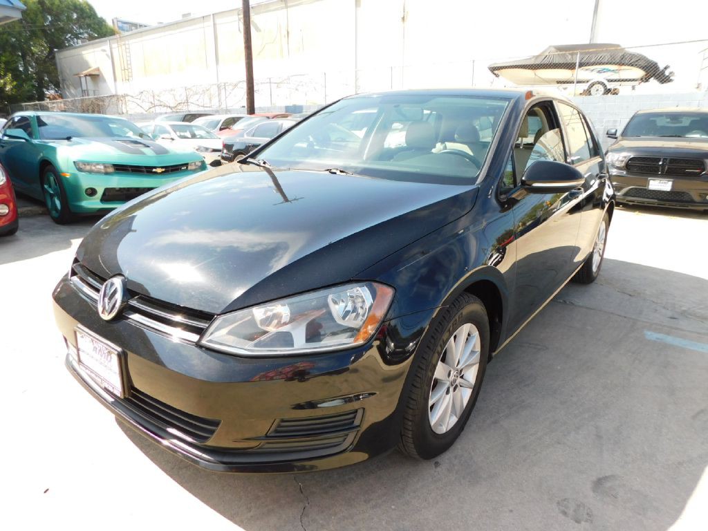 2015 Volkswagen Golf Image 3
