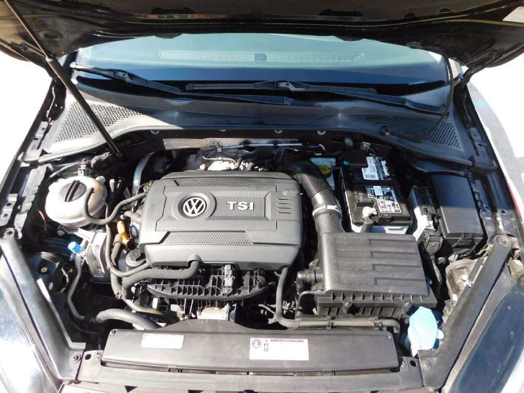 2015 Volkswagen Golf Image 15