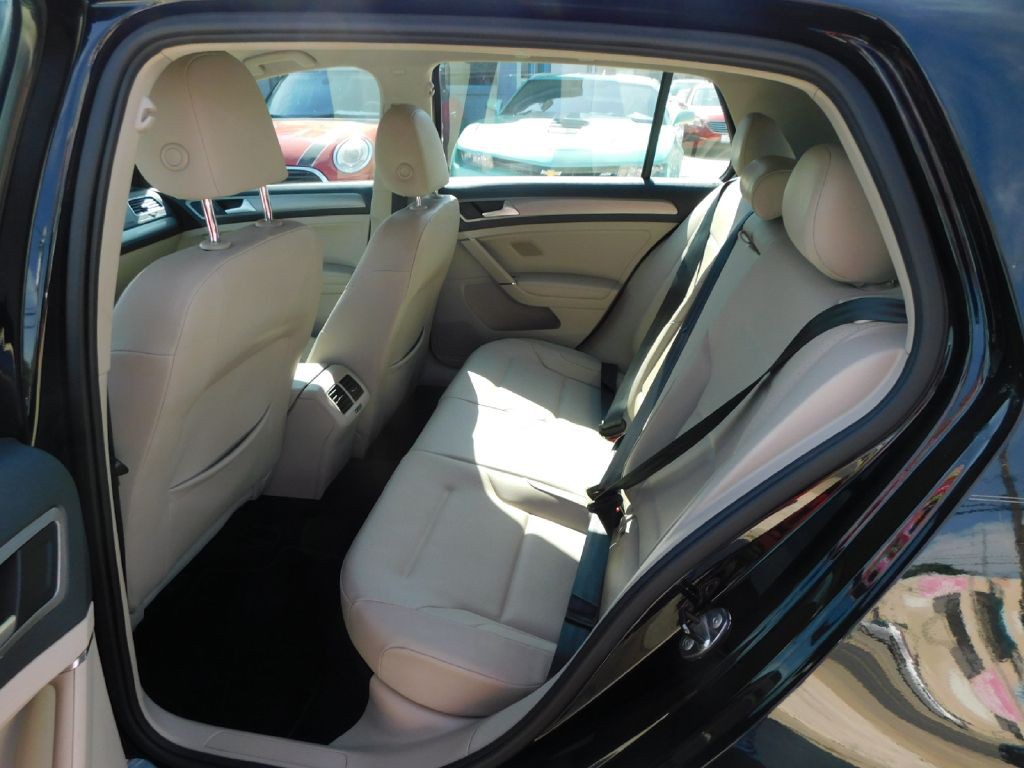 2015 Volkswagen Golf Image 23