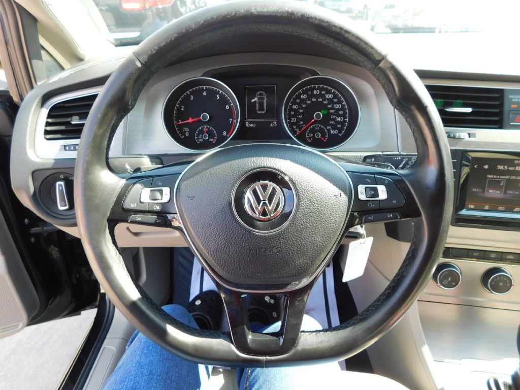2015 Volkswagen Golf Image 26