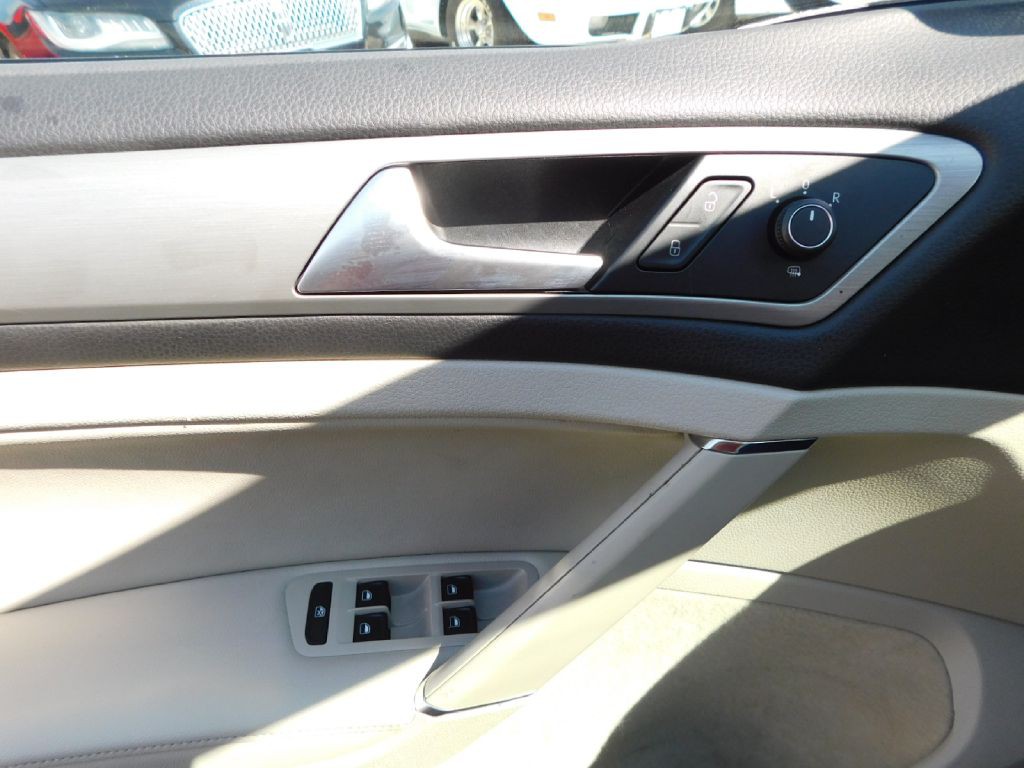 2015 Volkswagen Golf Image 28