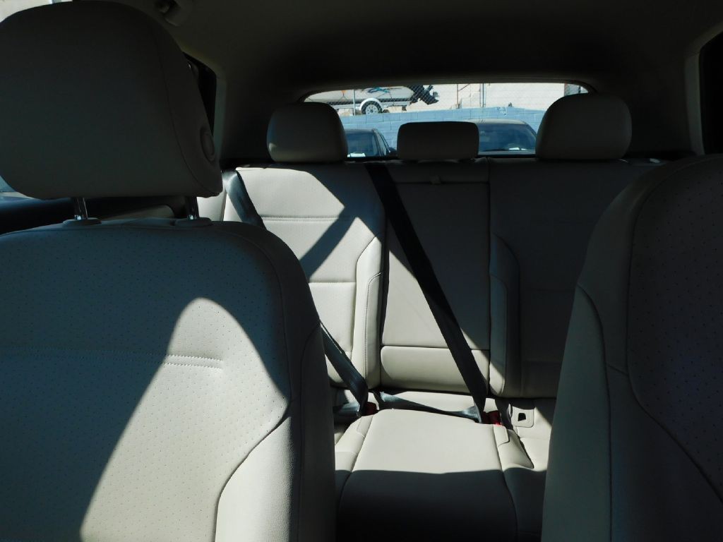 2015 Volkswagen Golf Image 37