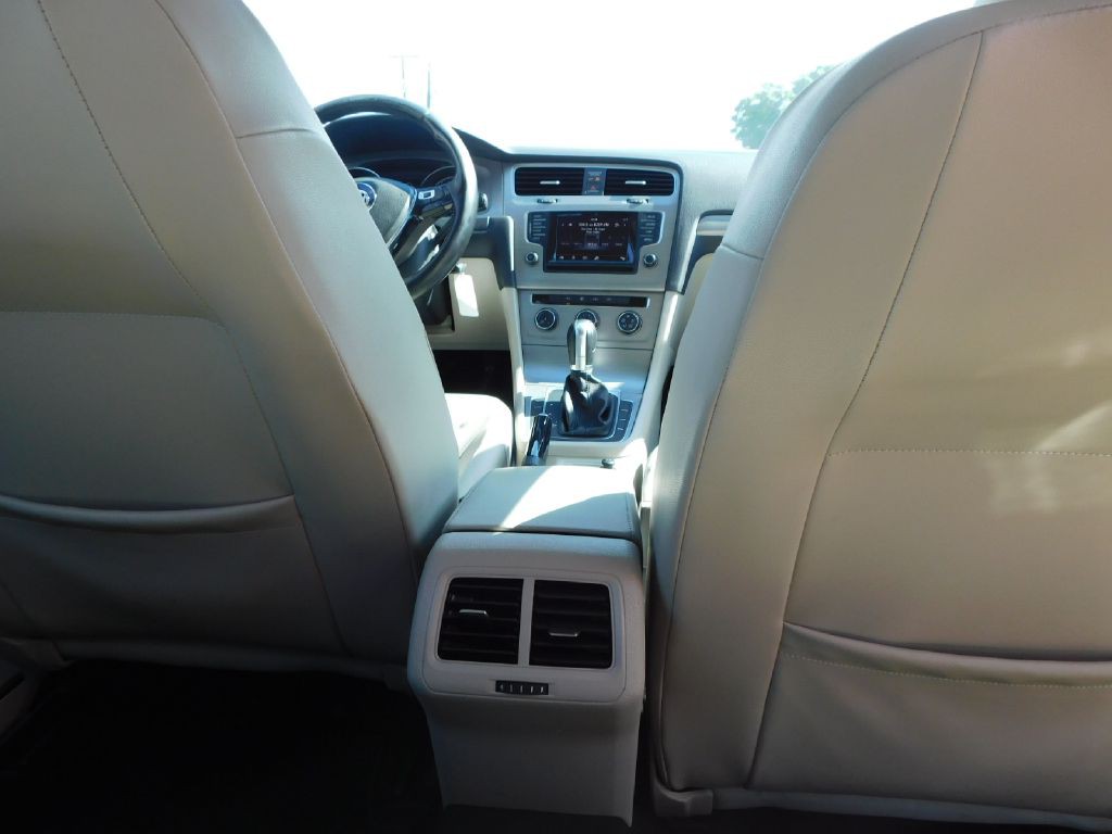 2015 Volkswagen Golf Image 39