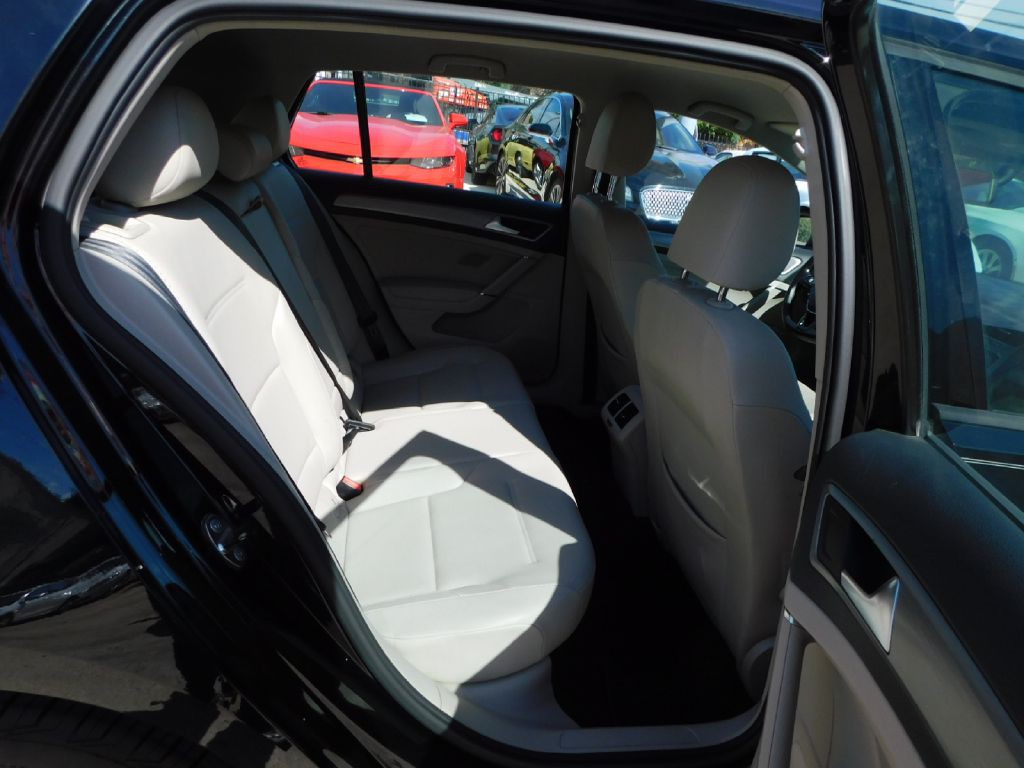 2015 Volkswagen Golf Image 42