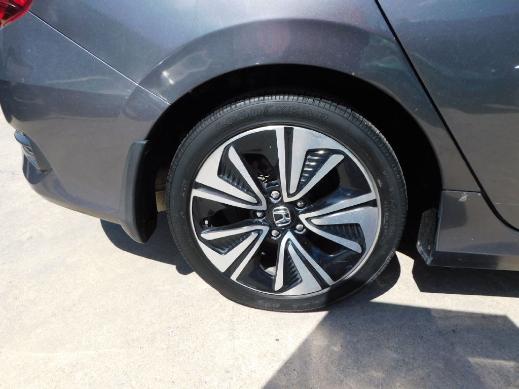 2017 Honda Civic Image 9