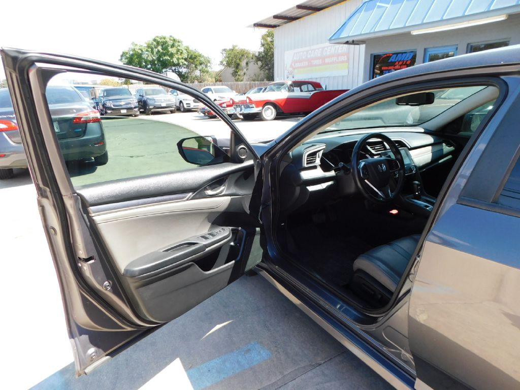 2017 Honda Civic Image 17