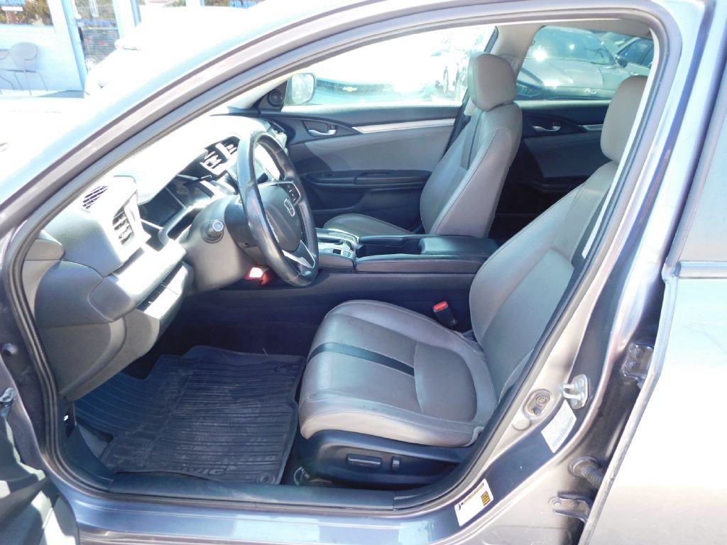 2017 Honda Civic Image 18