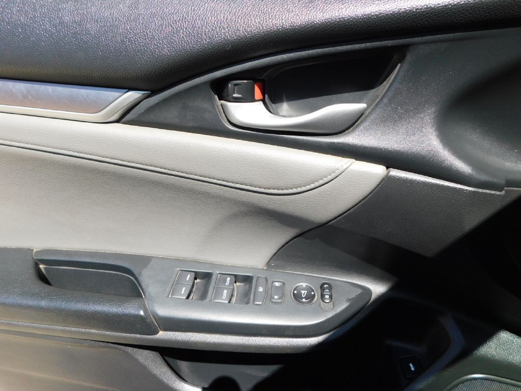 2017 Honda Civic Image 25