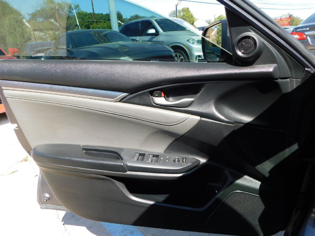 2017 Honda Civic Image 27