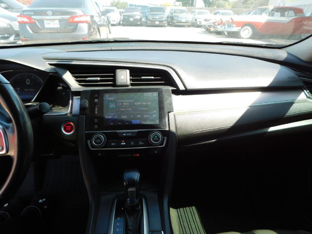 2017 Honda Civic Image 30