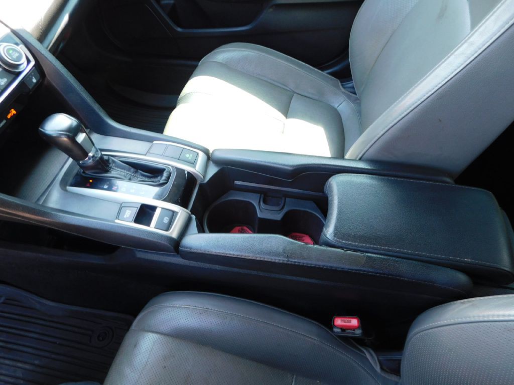 2017 Honda Civic Image 34