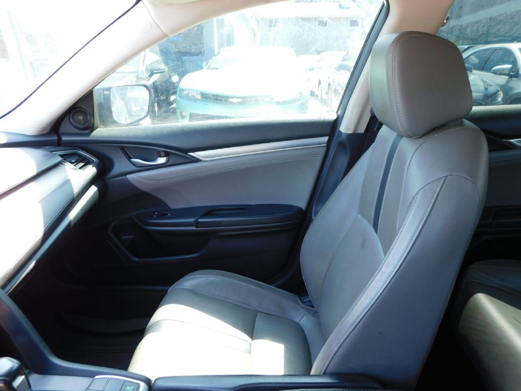 2017 Honda Civic Image 35