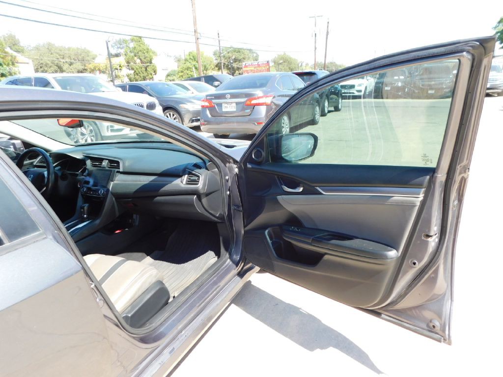 2017 Honda Civic Image 45