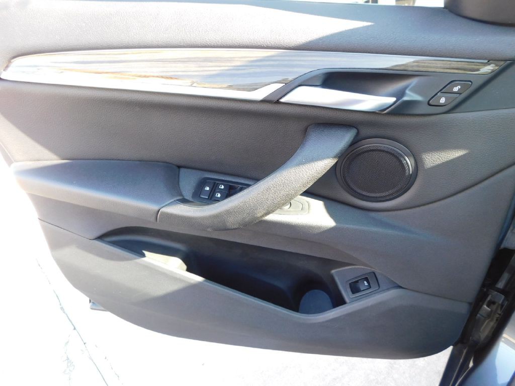 2016 BMW X1 Image 33