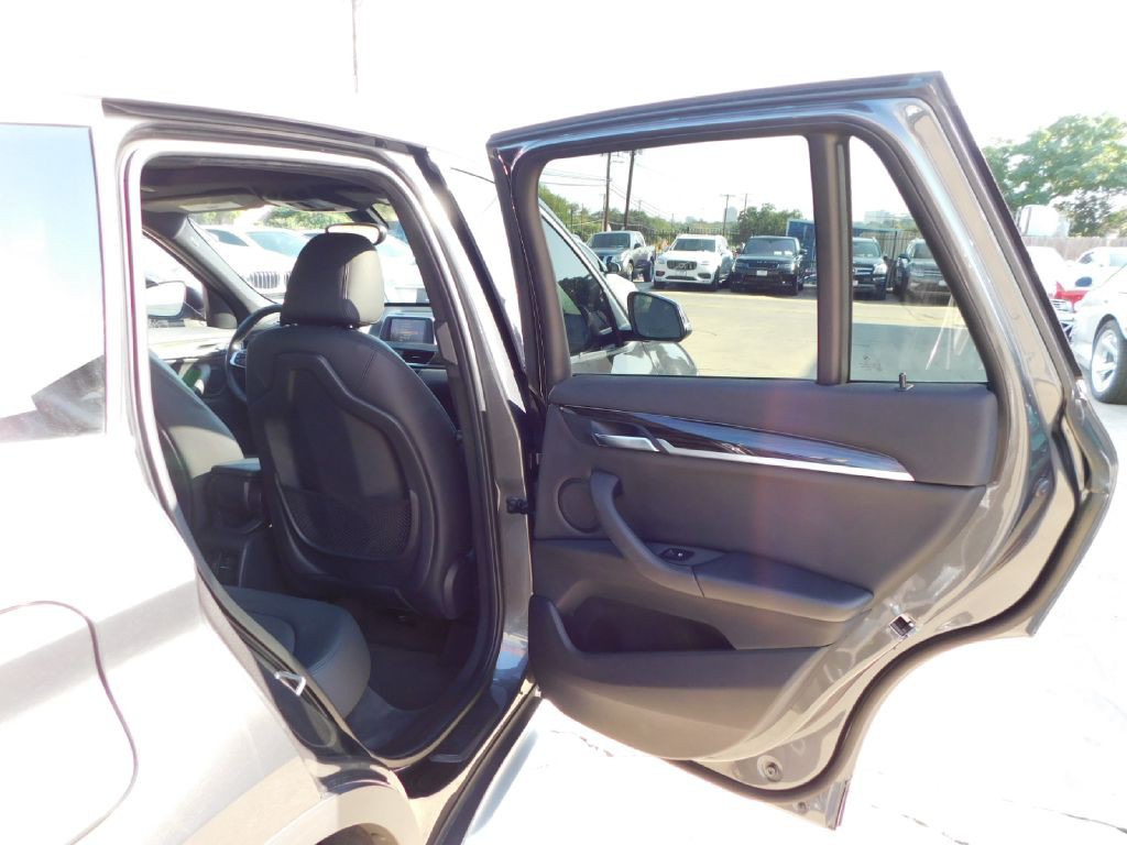 2016 BMW X1 Image 46