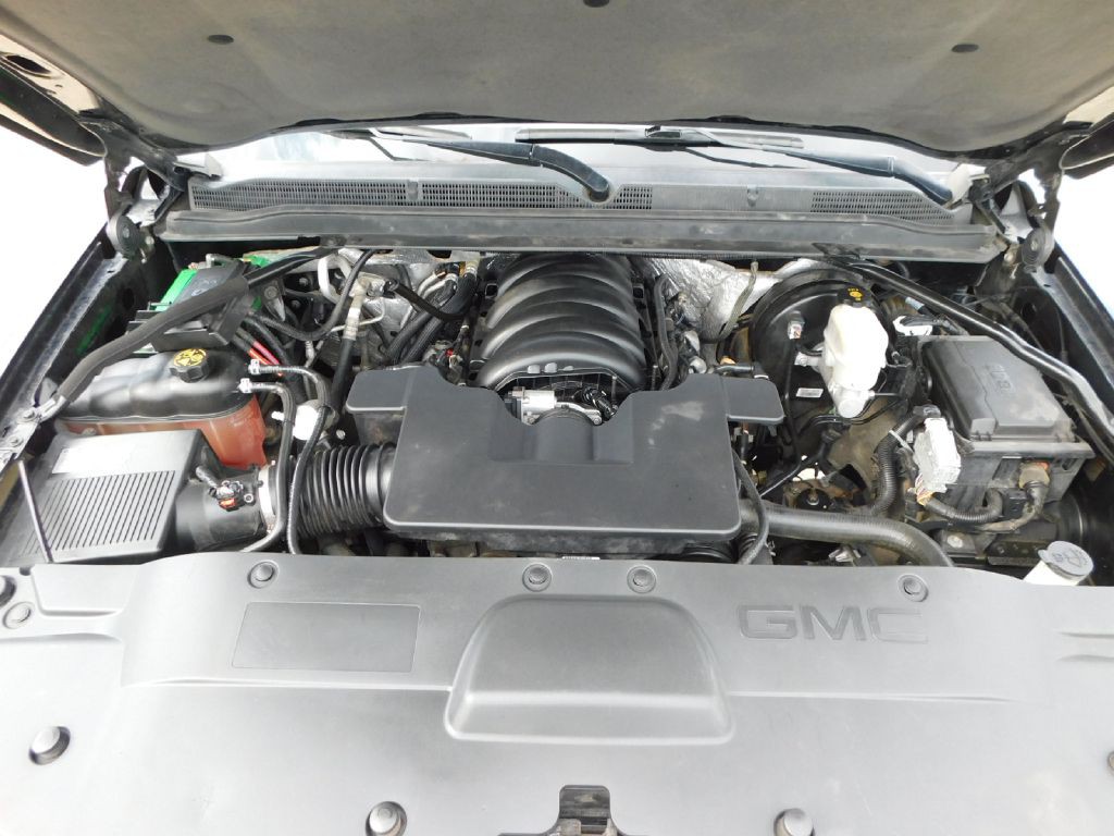 2015 GMC Yukon Image 16