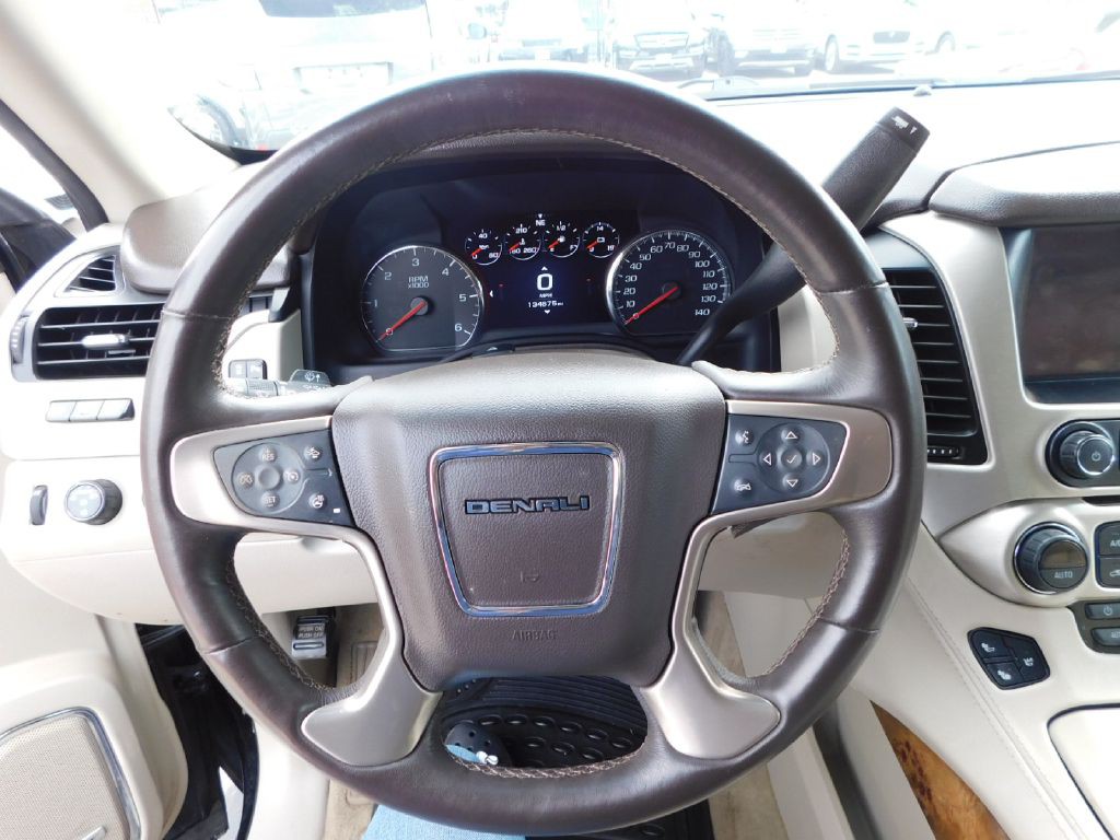 2015 GMC Yukon Image 30