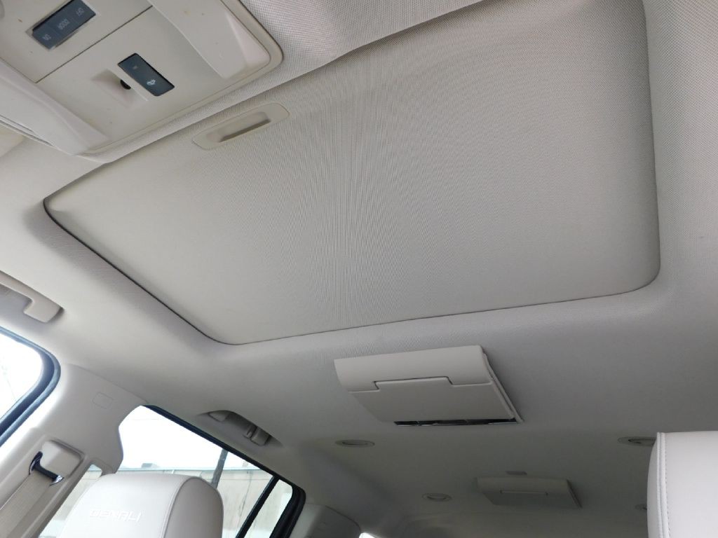 2015 GMC Yukon Image 41
