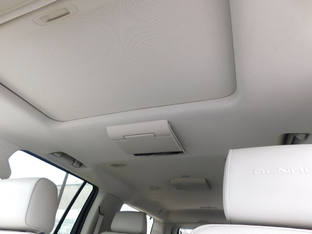 2015 GMC Yukon Image 43