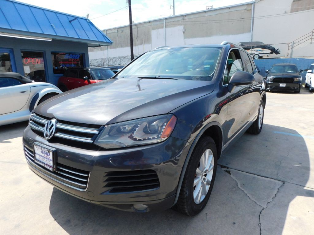 2013 Volkswagen Touareg Image 3