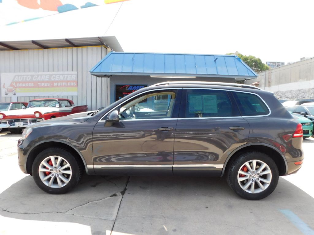 2013 Volkswagen Touareg Image 4