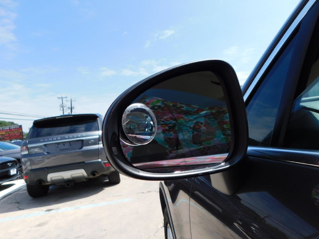 2013 Volkswagen Touareg Image 15