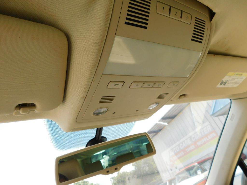 2013 Volkswagen Touareg Image 40