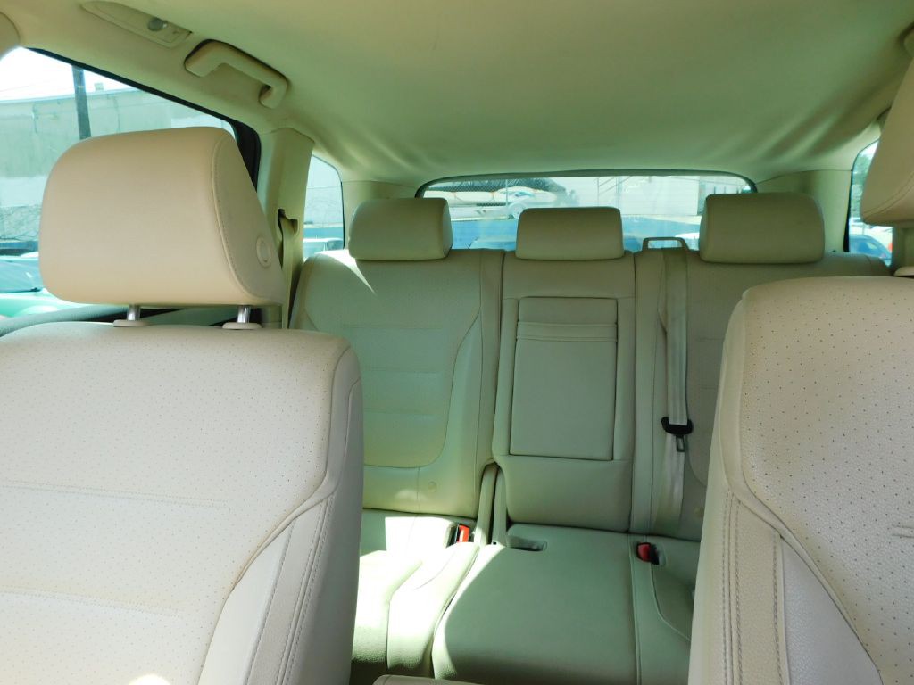 2013 Volkswagen Touareg Image 41
